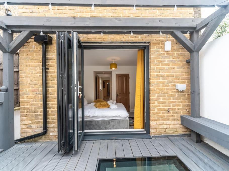 Londons Luxury Pad Apartment *